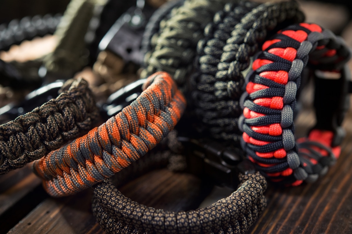 24 Pieces Multicolored Paracord Cords 550 Multipurpose Paracord Ropes 14 Pieces Colorful Buckles for bracelet 4 Pieces Spring Snap Hooks and 2 Pieces Paracord Stitching Needles for Camping Hiking 